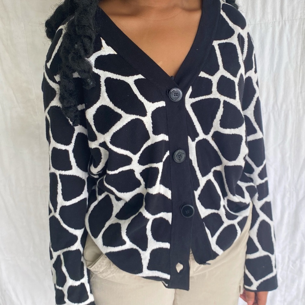 🤍BLACK & WHITE CARDIGAN🤍
